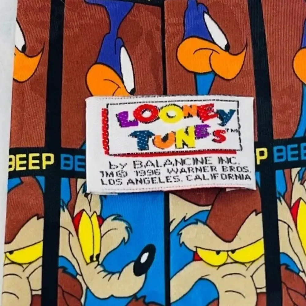 Looney Tunes Vintage 1997 Road Runner Wile E Coyote Men's Novelty Necktie Tie.